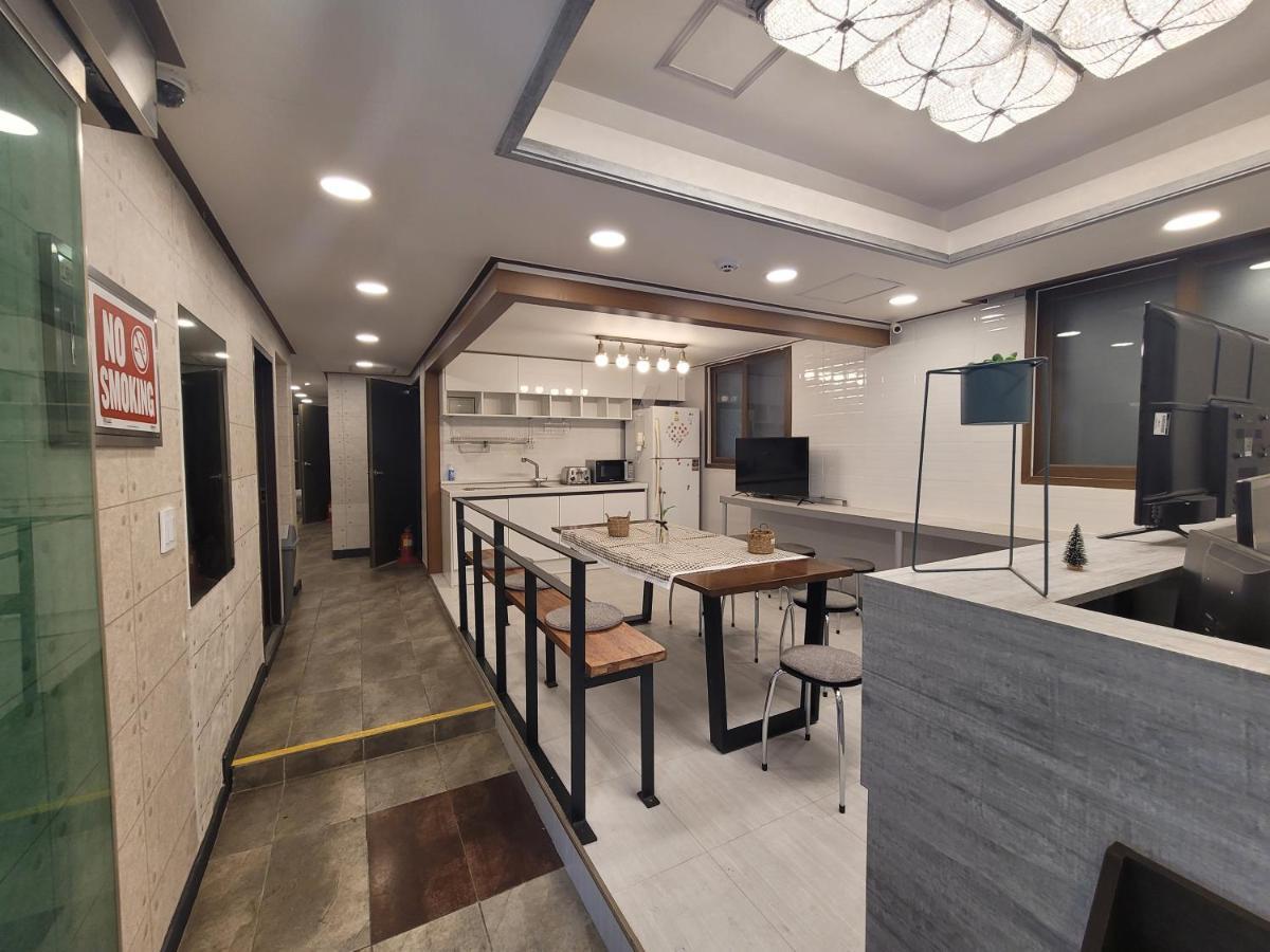 Olive Hostel Myeongdong Seul Zewnętrze zdjęcie
